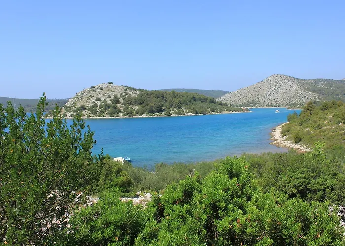 Seaside Secluded Cove Dragnjevica - Telascica, Dugi Otok - 8140 *
